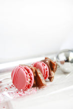 Load image into Gallery viewer, Candy Cane Caramel Crunch