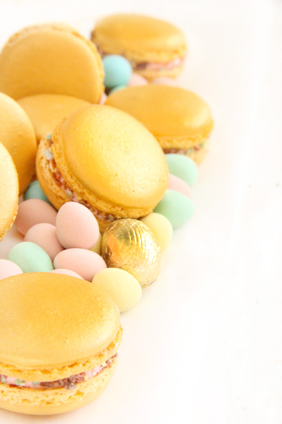 Mini Egg Macarons
