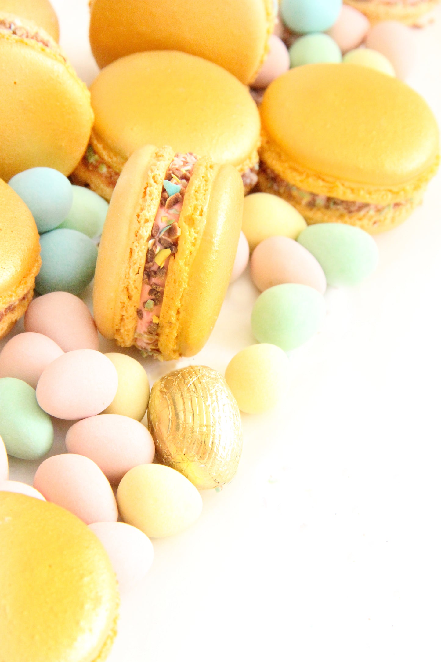 Mini Egg Macarons