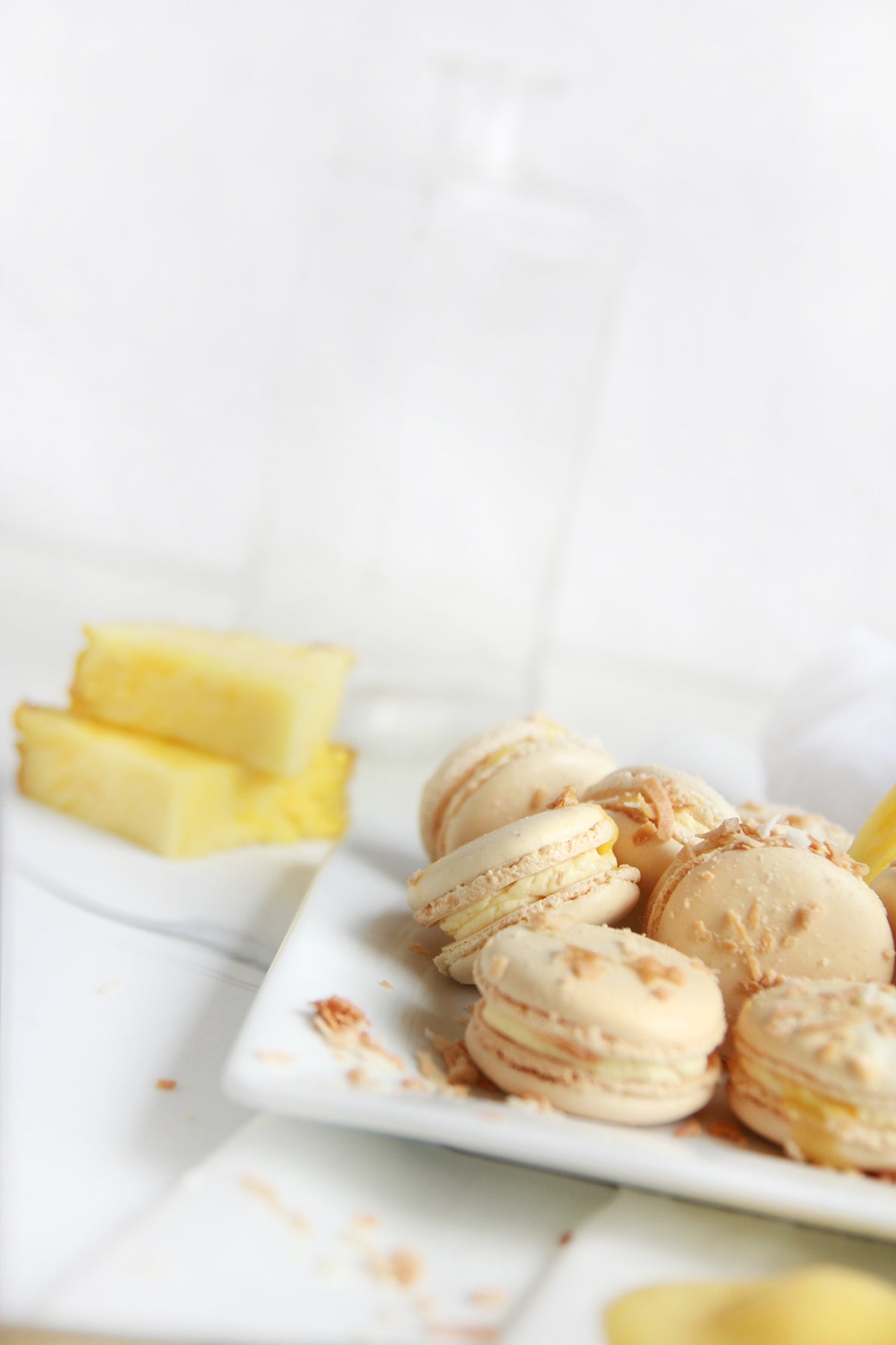 Piña Colada Macarons