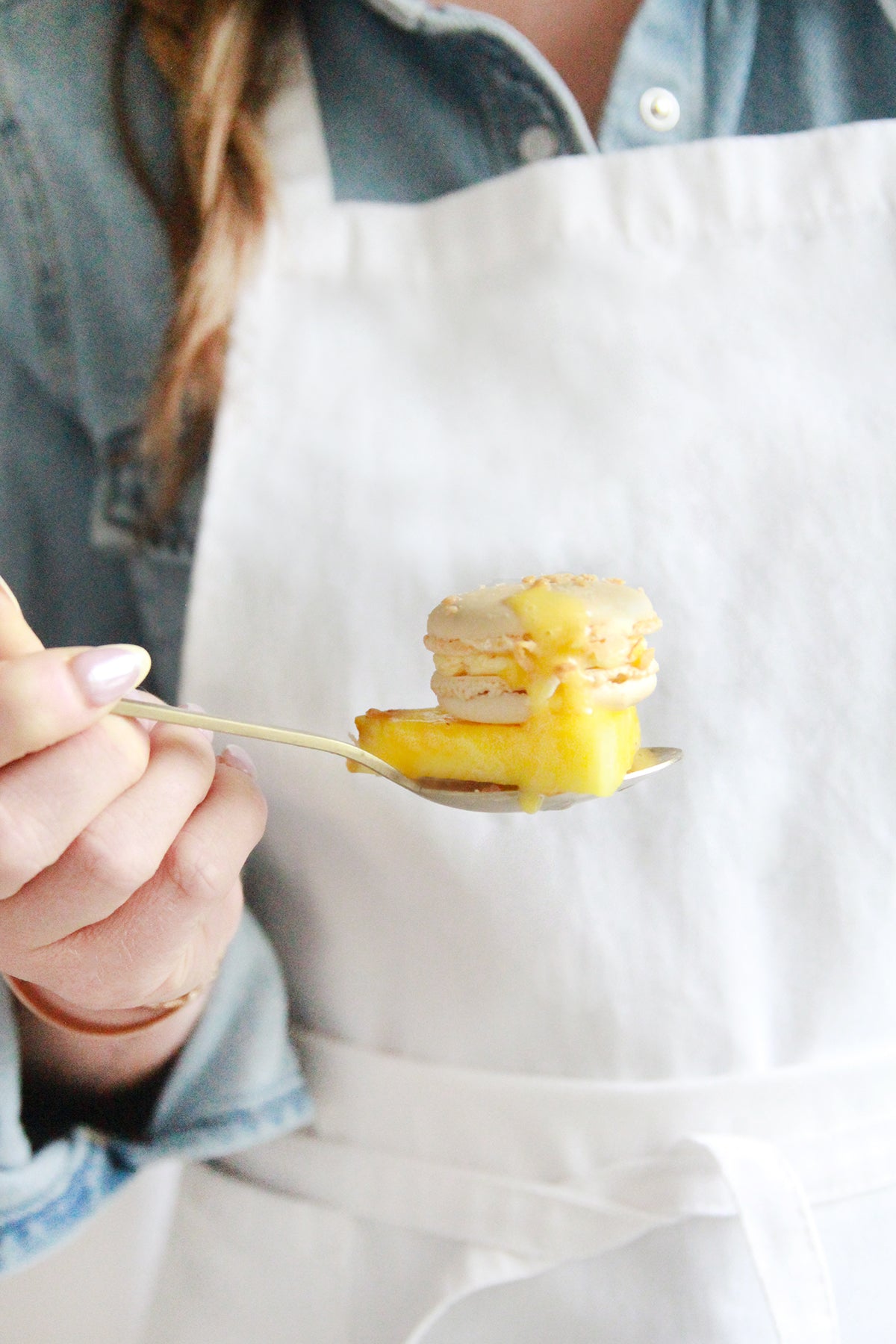Piña Colada Macarons