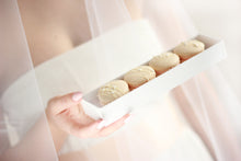 Load image into Gallery viewer, Two Piece Macaron Favours
