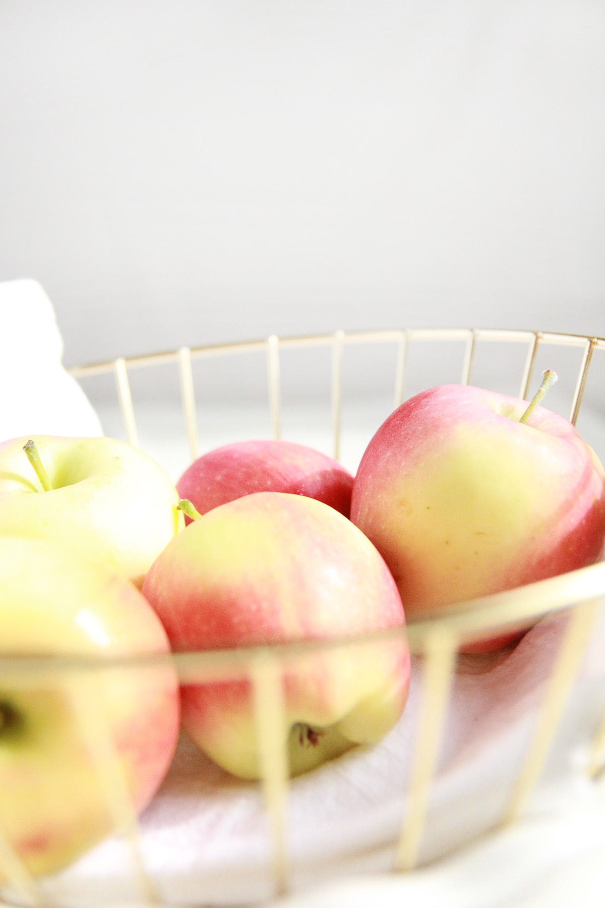 Apple Pie Macarons
