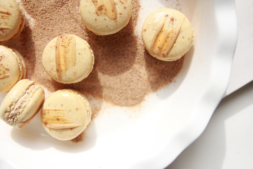 Apple Pie Macarons