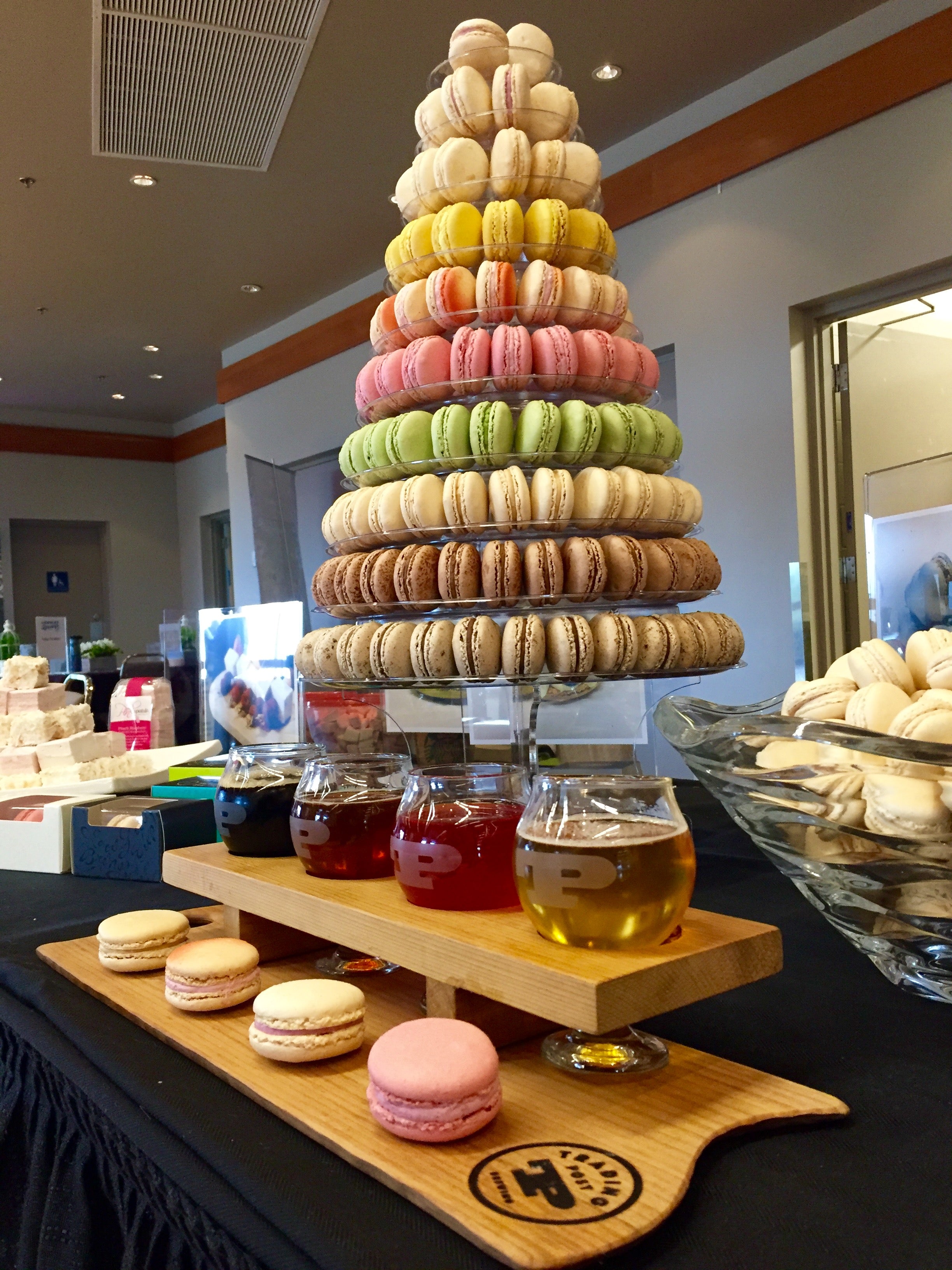 10-Tier Macaron Tower (184 macarons)